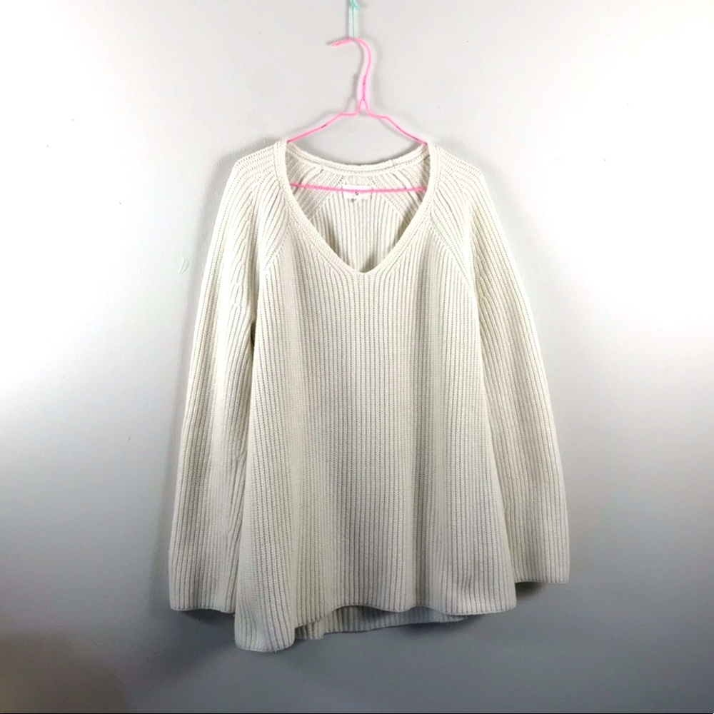 Lou & Grey | chunky knit v-neck pullover